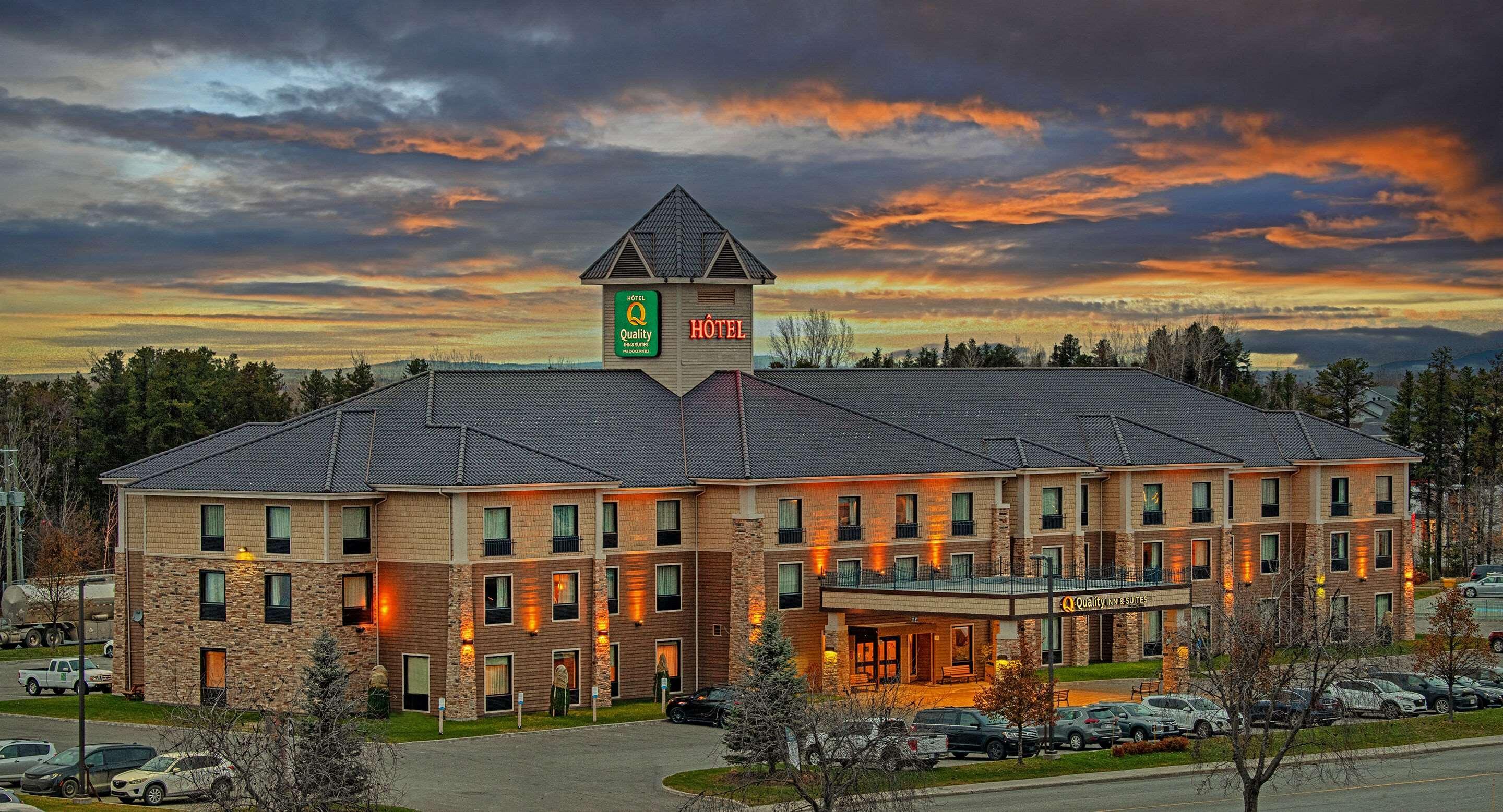 Quality Inn & Suites Val-d'Or Eksteriør billede