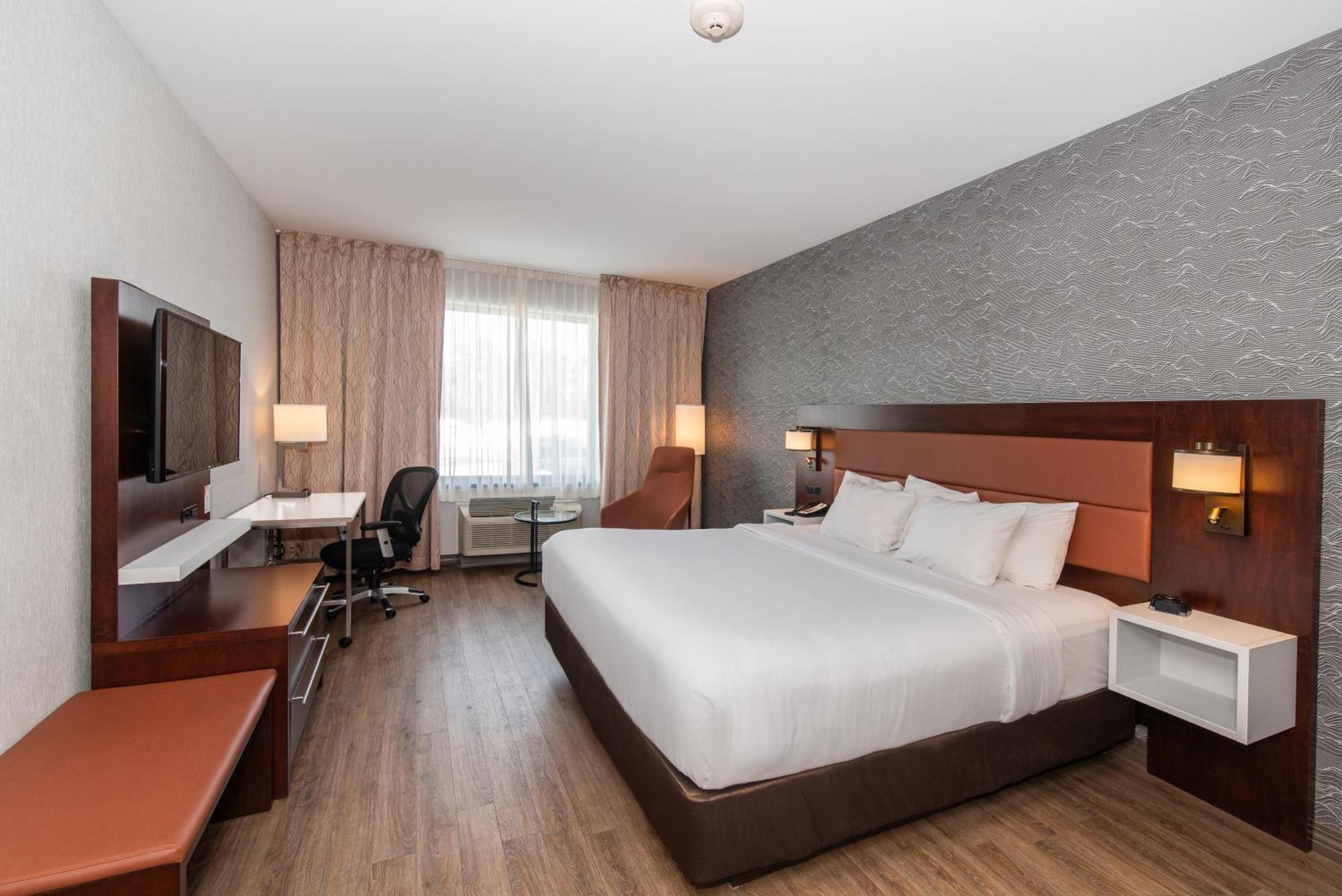 Quality Inn & Suites Val-d'Or Eksteriør billede
