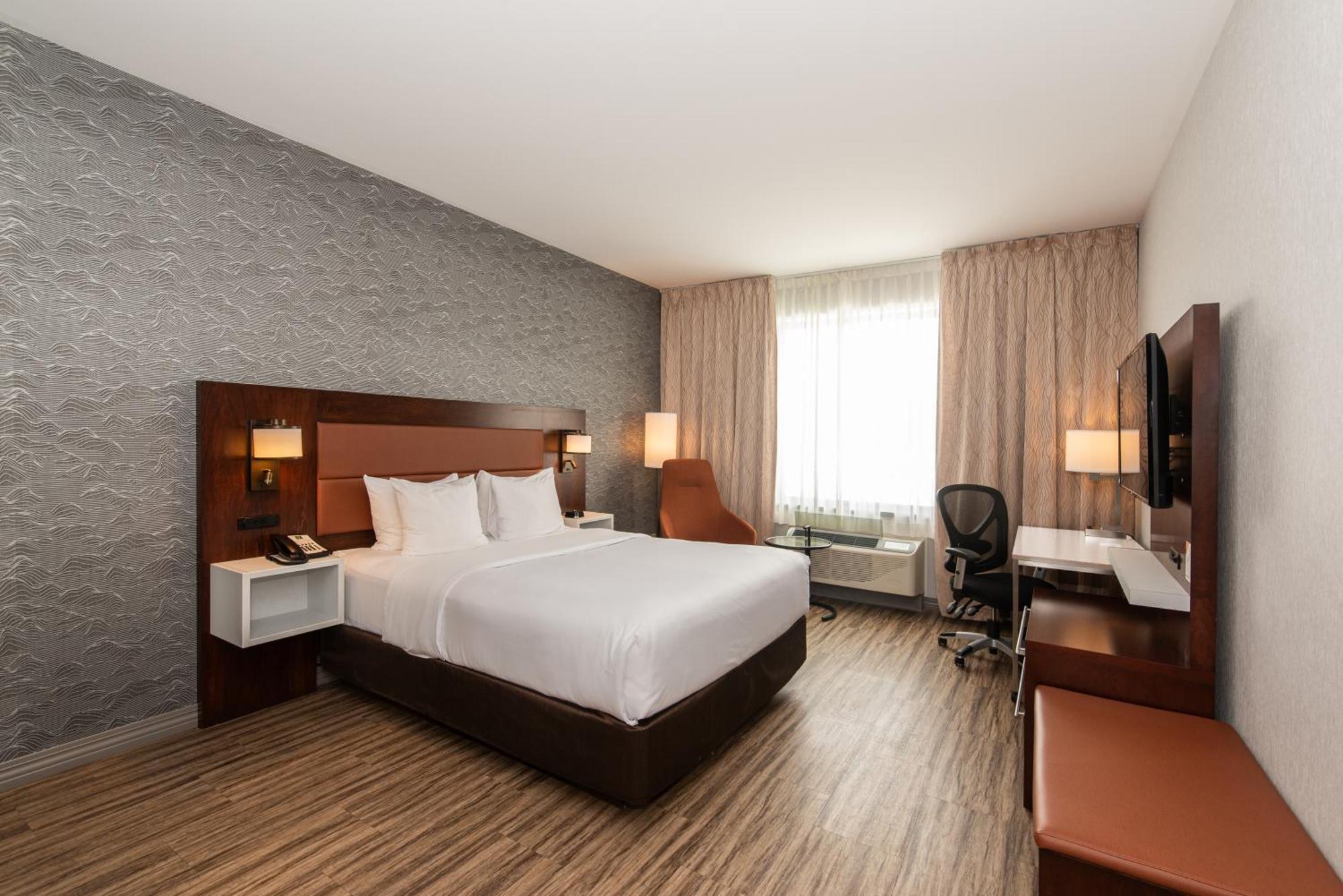 Quality Inn & Suites Val-d'Or Eksteriør billede
